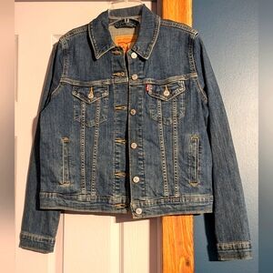 Levi Strauss & Co. NWT original trucker blue jean cropped jacket, size M…